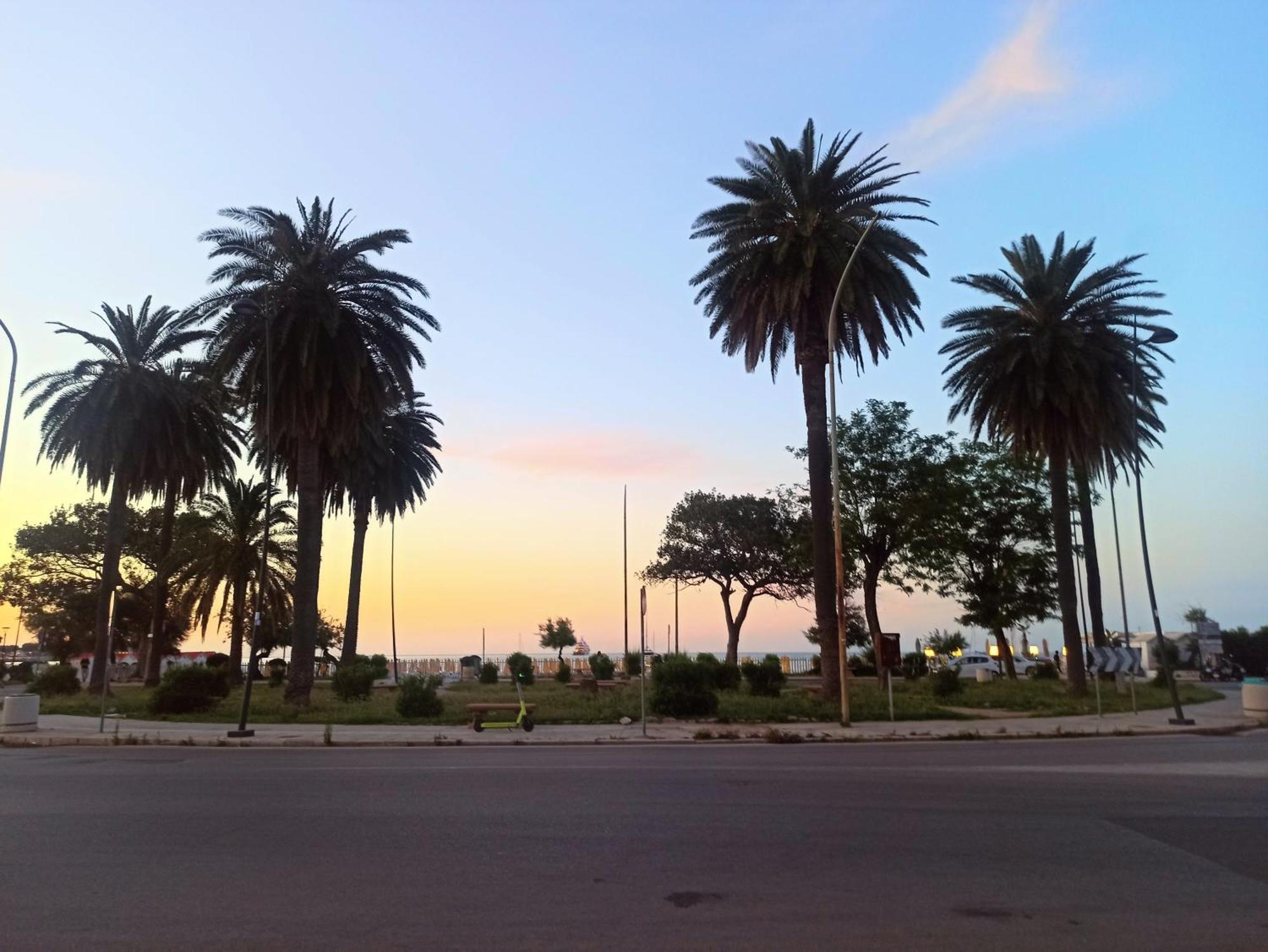ホテル Green House Beach モンデッロ エクステリア 写真